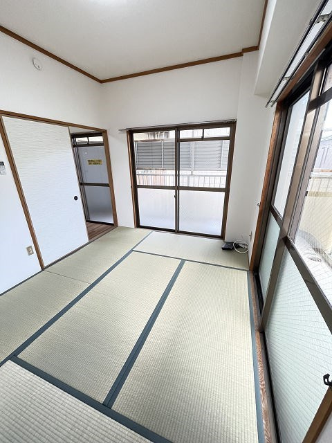 サンパレス21尼崎の寝室|落ち着いた色調の寝室です