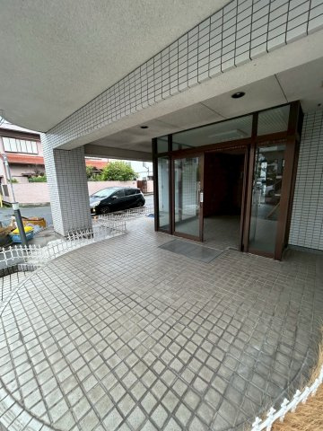 パインハイツ西芦屋のエントランス