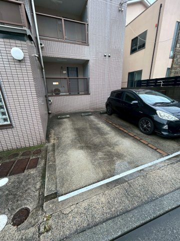 シャトー永井3の駐車場