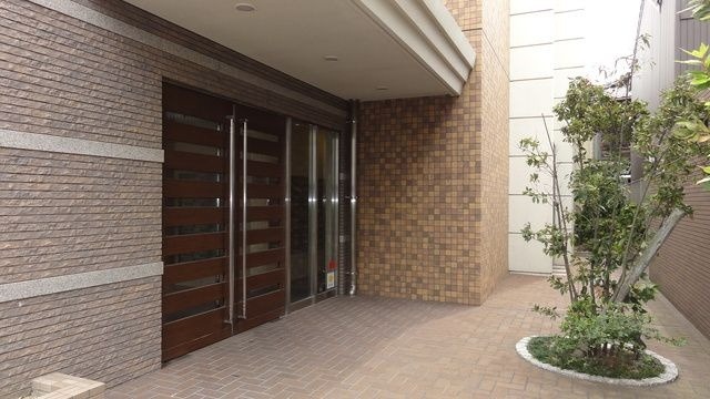 AXIS桜通内山のエントランス