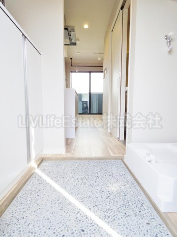 西東京市南町６丁目のアパートの玄関