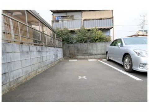 タウニー阪井の駐車場