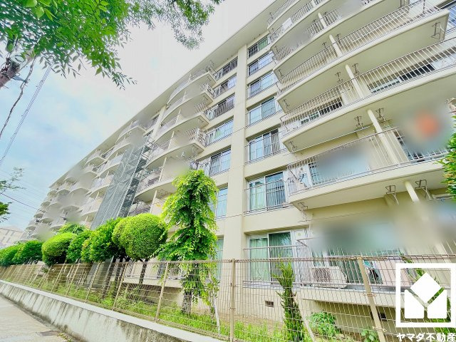 下の森住宅の外観|トイレは温水洗浄便座付きで、季節を問わずいつでも温かい便座をお使いいただけます。