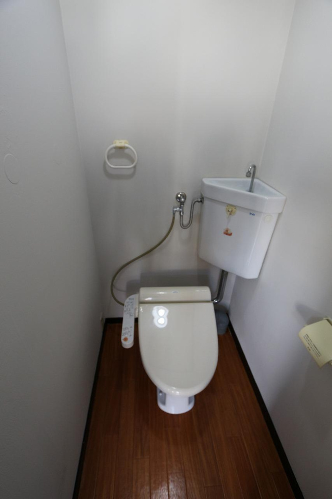 コンパクトで使いやすいトイレです