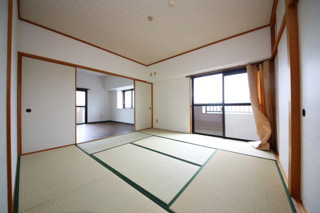 ハイヒルズクマノの和室|別部屋同間取りのお写真となります。参考にご覧くださいませ。