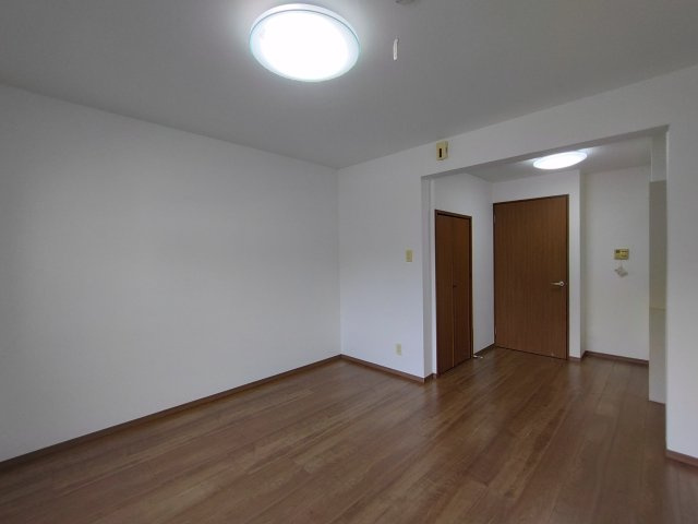 アバンサール弐番館の洋室