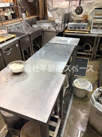 西宮市甲子園三保町の店舗事務所のキッチン