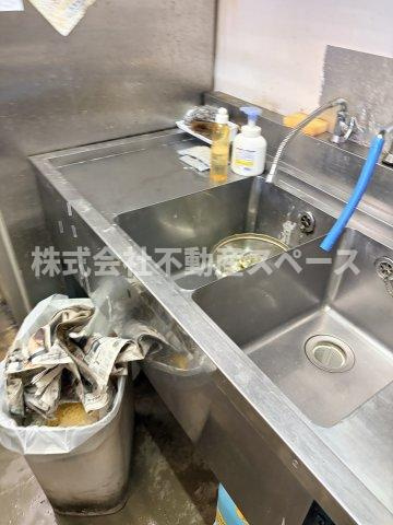 西宮市甲子園三保町の店舗事務所のキッチン