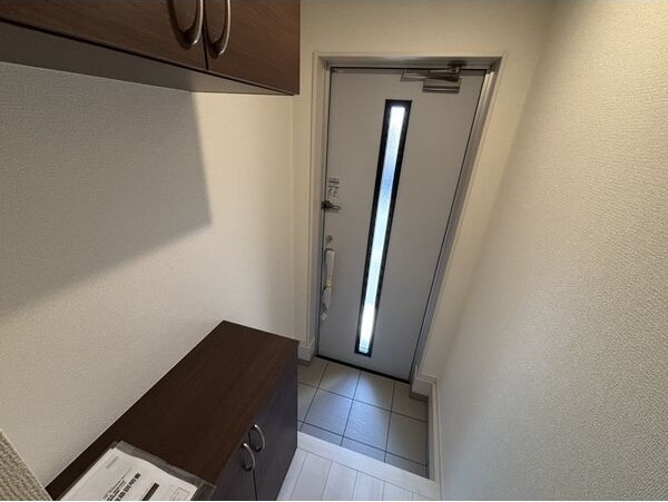 リーブルファイン日比津町1号棟の玄関