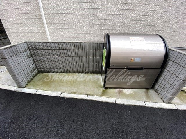 鎌倉市小袋谷２丁目の賃貸マンションのその他共用部分|ごみ捨ても楽々敷地内にゴミ置き場あり♪