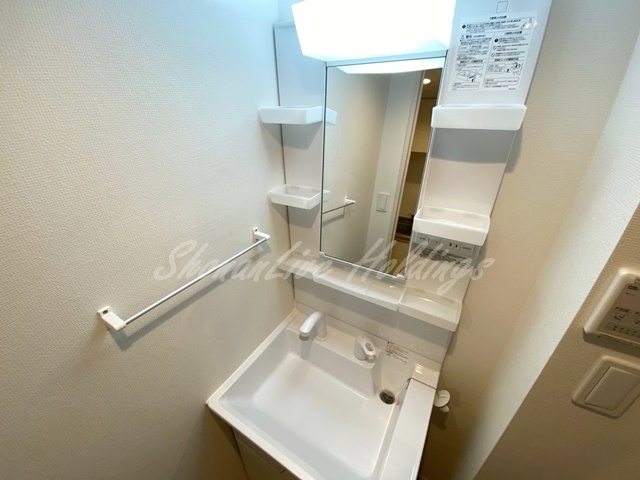 鎌倉市小袋谷２丁目の賃貸マンションの洗面所|掃除のしやすい洗髪洗面台です♪