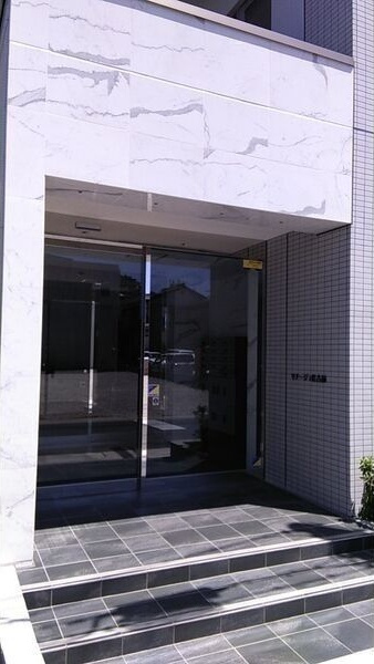 リナージュ佐古前のエントランス