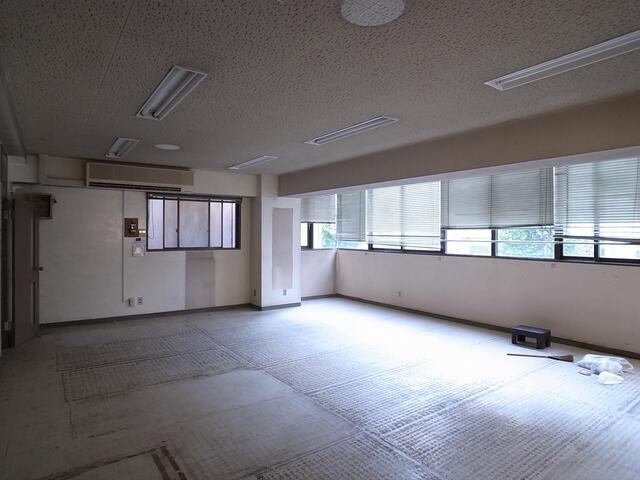 ハトヤビルのロビー| 