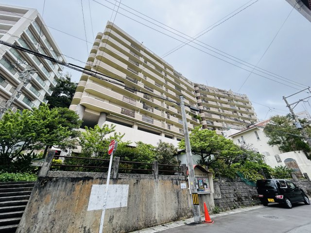 サザンパレス那覇ソレイユの外観