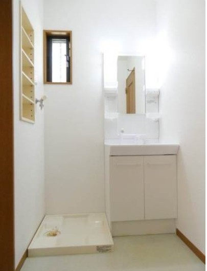 ヒルズ皇山の洗面所|同建物別部屋