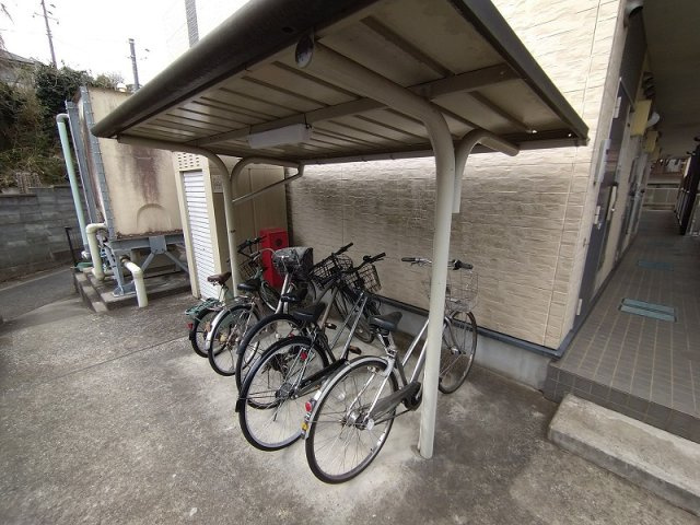 駐輪場　原付＆自転車のみ駐輪可能