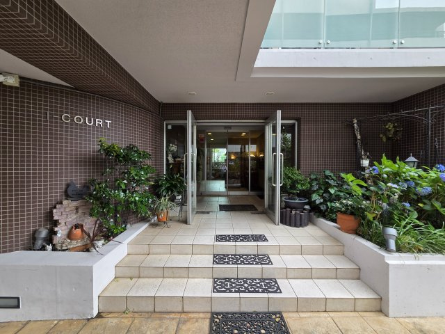 Ｉ－ＣＯＵＲＴのエントランス