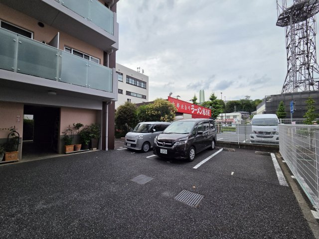 Ｉ－ＣＯＵＲＴの駐車場