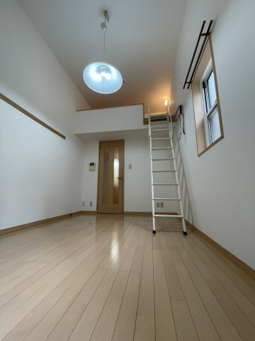 同物件別号室・横窓無し