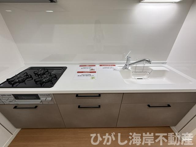 パレ平塚すみれ平四番館　の居間・リビング|6月12日撮影　新規リフォーム中　10.6帖　LDK