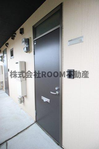 エレファントマンション16号館の玄関|きれいな玄関です