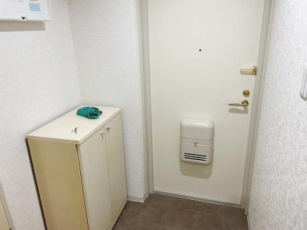 ロイヤルコートムラタの玄関