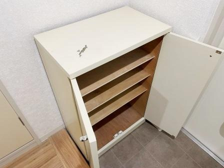 ロイヤルコートムラタの玄関