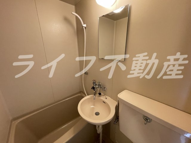 大宝 小阪本町ロイヤルハイツの洗面所|使いやすい洗面所です
