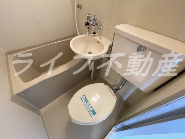 大宝 小阪本町ロイヤルハイツのトイレ|清潔感のあるトイレです