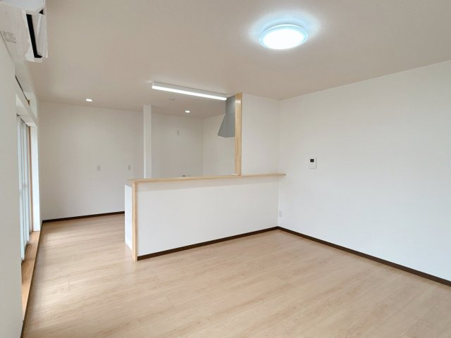 北諸県郡三股町大字樺山の中古一戸建の居間・リビング