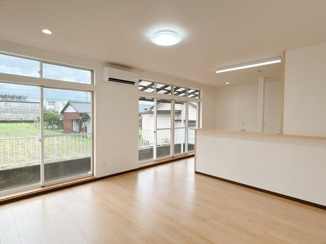北諸県郡三股町大字樺山の中古一戸建の居間・リビング