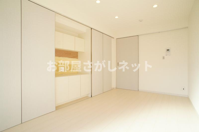 リブリ・横浜西【おとり物件なし】#学生・社会人にオススメ！初期費用分割払いOK！の居間・リビング