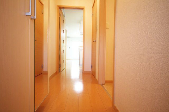 ウエスト イリーデⅡの内装|内装は落ち着いています