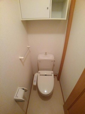 コンパクトで使いやすいトイレです