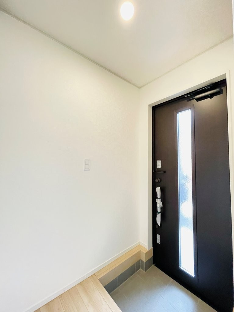豊田市神池町第2　新築分譲住宅　全2棟　1号棟の玄関|大容量のシューズボックス付きで玄関が靴で散らかりません。