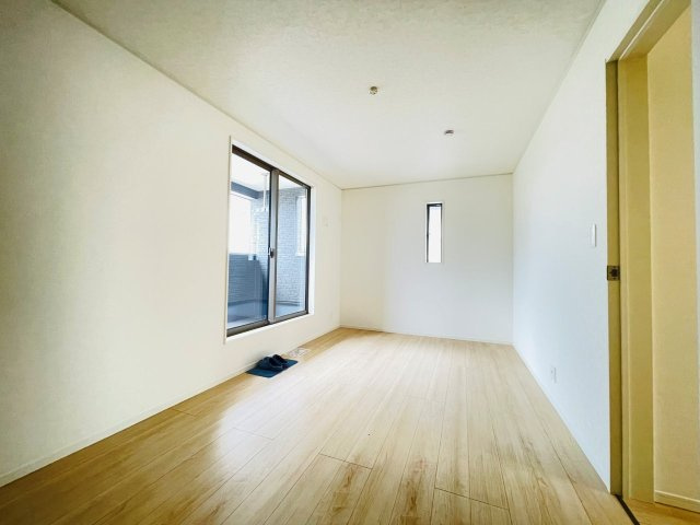 豊田市神池町第2　新築分譲住宅　全2棟　1号棟の洋室|居室は、収納つきで子ども部屋や寝室など多彩な用途の利用ができます♪