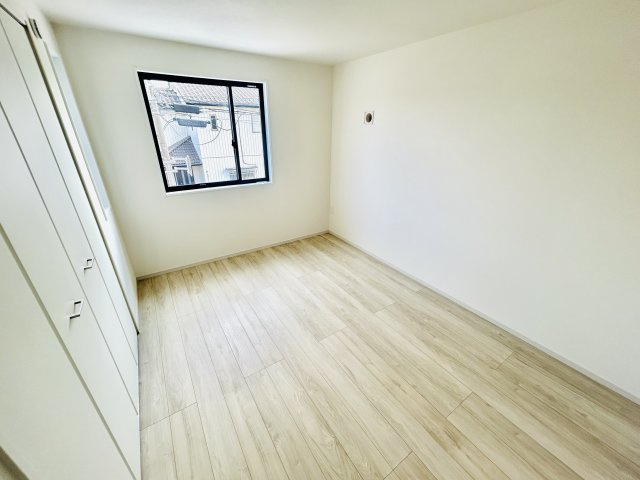 千葉市中央区松ケ丘町７期の洋室