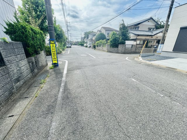 千葉市中央区松ケ丘町７期の前面道路含む現地写真