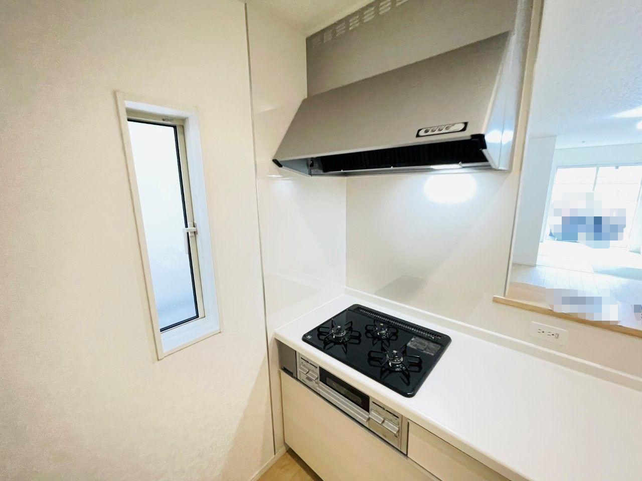 豊田市神池町第2　新築分譲住宅　全2棟　2号棟のキッチン|便利な3口コンロ。