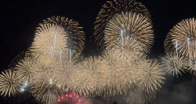 ブランシエラ鹿児島の展望|鹿児島市「サマーナイト大花火大会」時のバルコニーからの様子です(売主様ご提供写真)