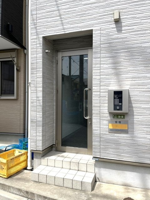 毎日通るエントランスはこのようになっています