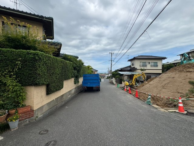 ーBloom－ブルームー小倉南区朽網西5丁目2期　【小倉南区　新築戸建て】の前面道路含む現地写真|現地撮影　2026,6,6　ーBloom－ブルームー小倉南区朽網西5丁目2期　【小倉南区　新築戸建て】