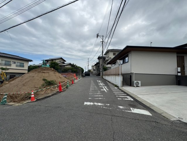 ーBloom－ブルームー小倉南区朽網西5丁目2期　【小倉南区　新築戸建て】の前面道路含む現地写真|現地撮影　2026,6,6　ーBloom－ブルームー小倉南区朽網西5丁目2期　【小倉南区　新築戸建て】