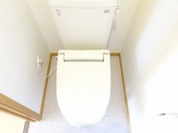 コンパクトで使いやすいトイレです