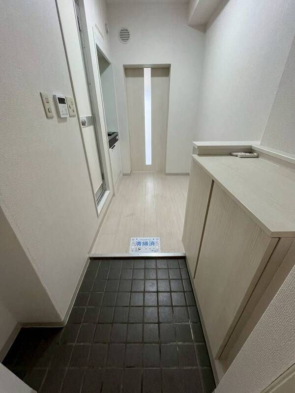 パレドール市原の玄関