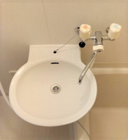 明るい色調の室内です