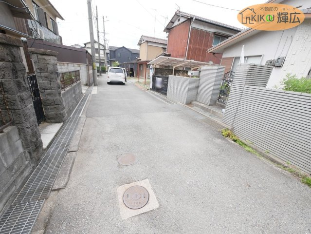 姫路市飾磨区今在家　中古戸建の前面道路含む現地写真