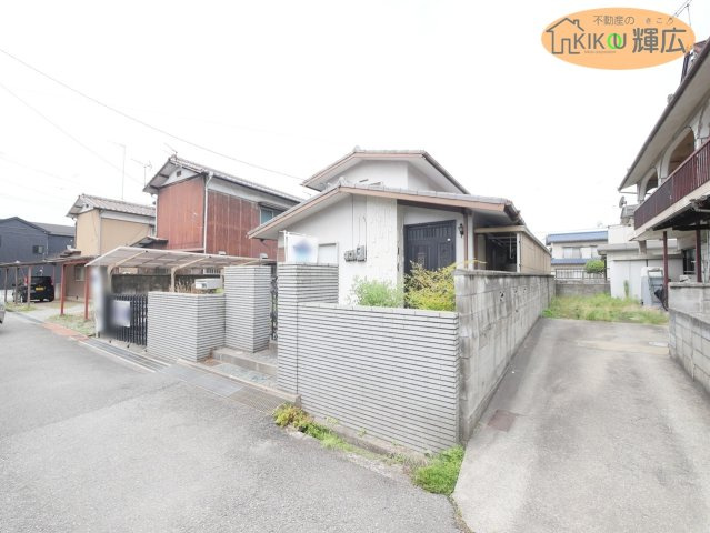 姫路市飾磨区今在家　中古戸建の前面道路含む現地写真