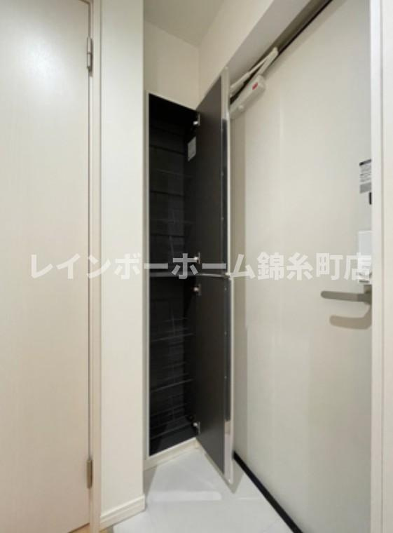 adonis柴又の玄関