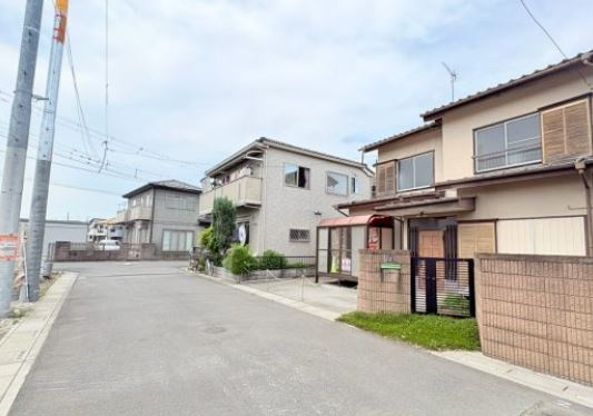 【土地】鶴ヶ島市下新田売地の前面道路含む現地写真|南東6ｍで陽当り良好です
